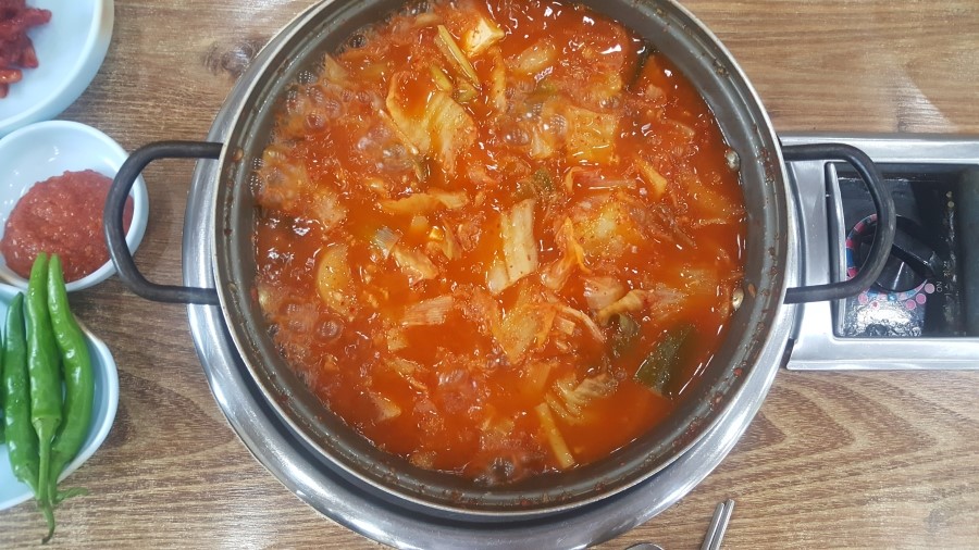 돈가네 김치찌개 이미지