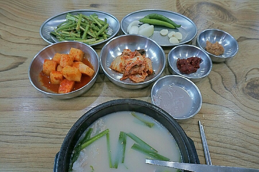 토담집 돼지국밥 이미지
