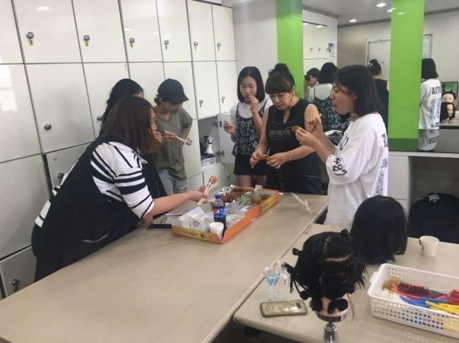 살롱데이 이미지