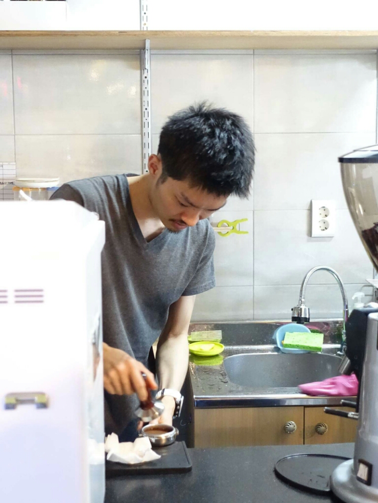 커피앤빵 이미지