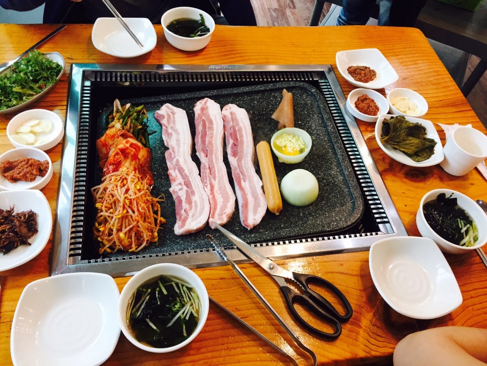통통돌판생삼겹살 이미지
