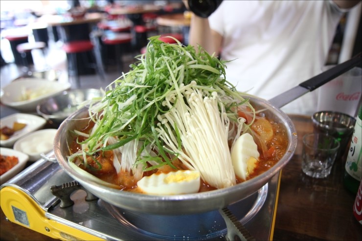 사거리 식당 이미지