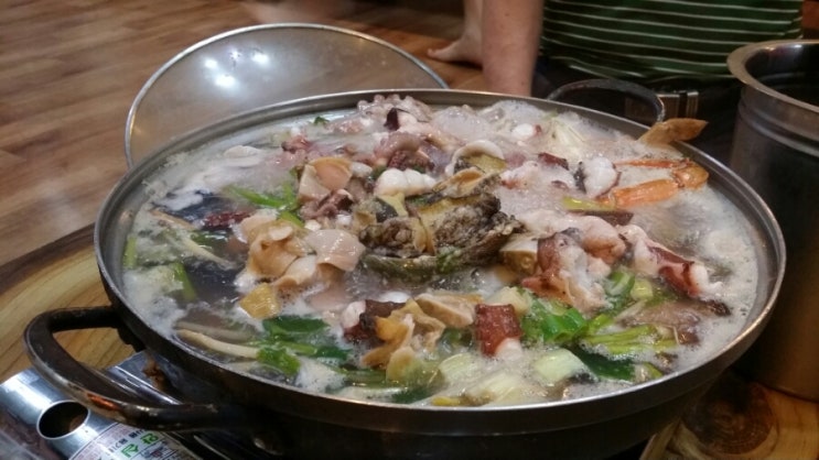 산청뽕잎해물칼국수 이미지