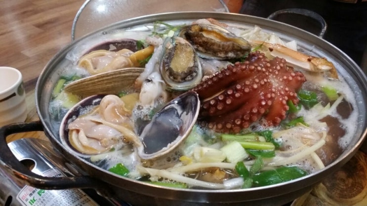 산청뽕잎해물칼국수 이미지