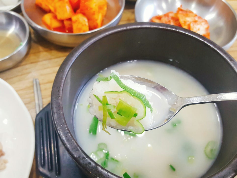 토담집 돼지국밥 이미지
