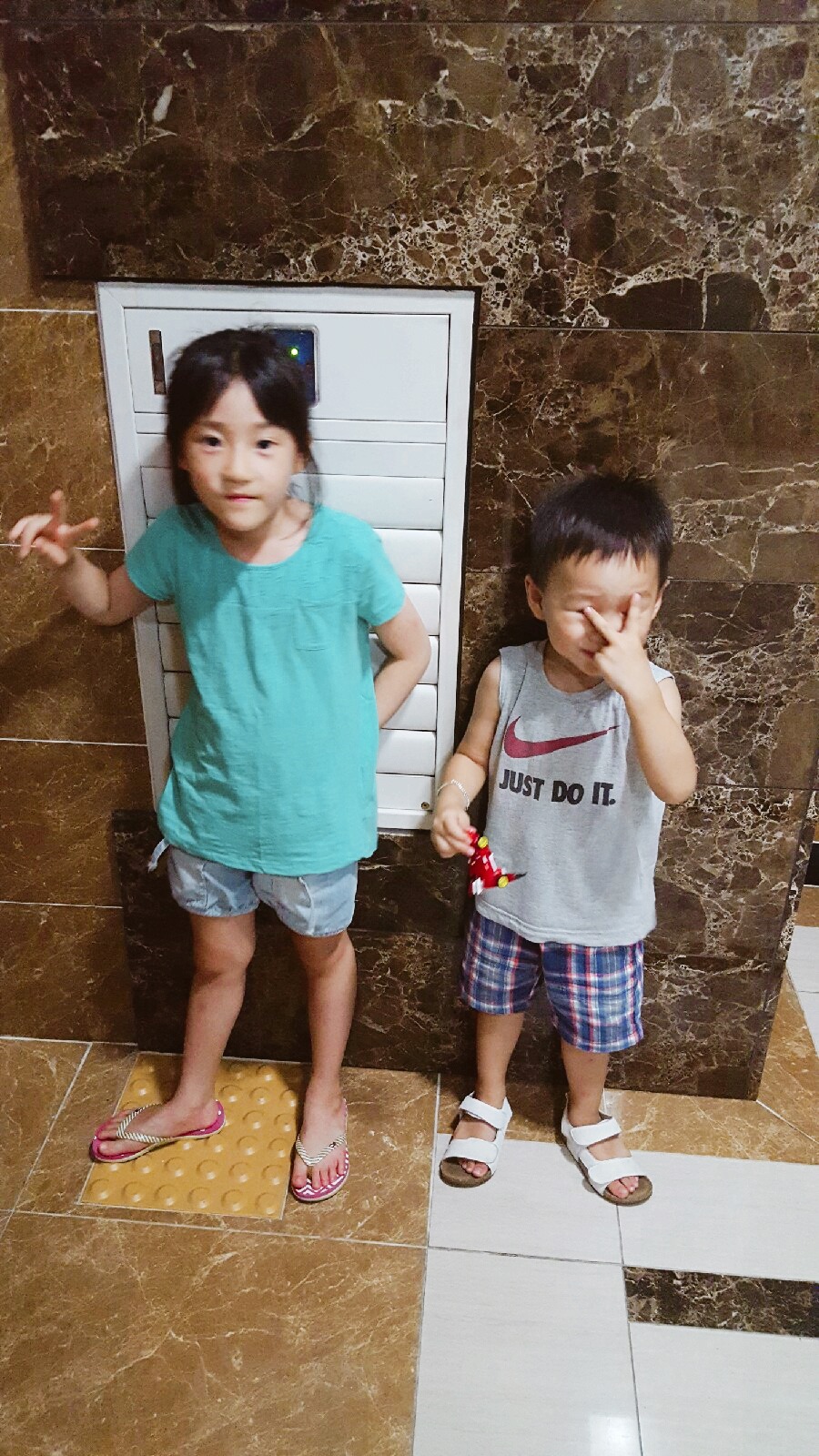 유니뜨네 이미지