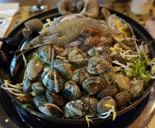 곰아줌칼국수 이미지