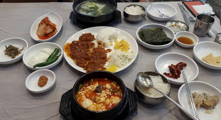 블랙싸롱 이미지