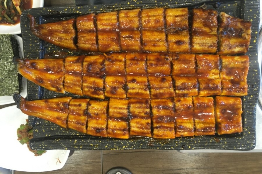 소금빛풍천장어구이 이미지