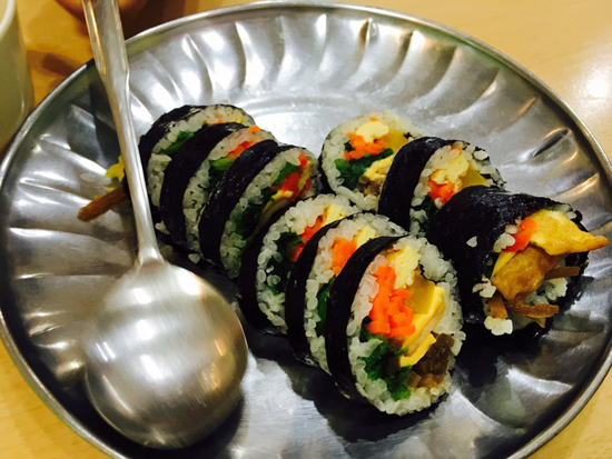 만두랑김밥이랑 이미지
