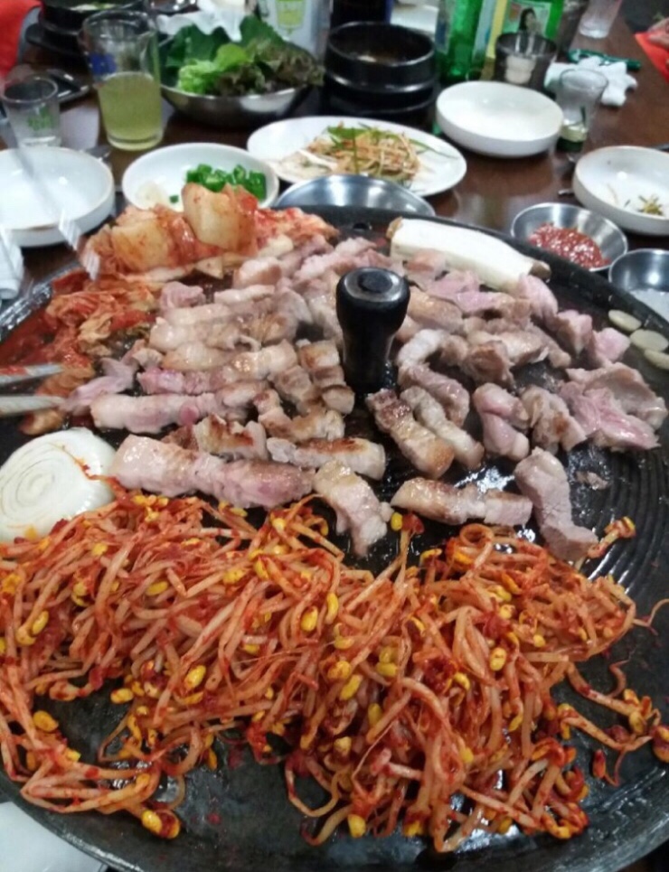 국민 솥뚜껑 생고기 이미지