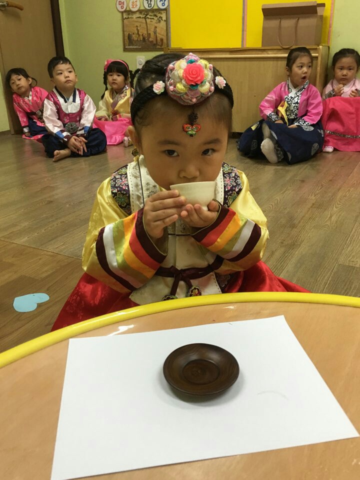 이쁜이한복 이미지