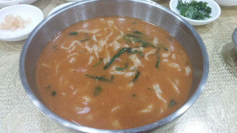 어탕칼국수 이미지