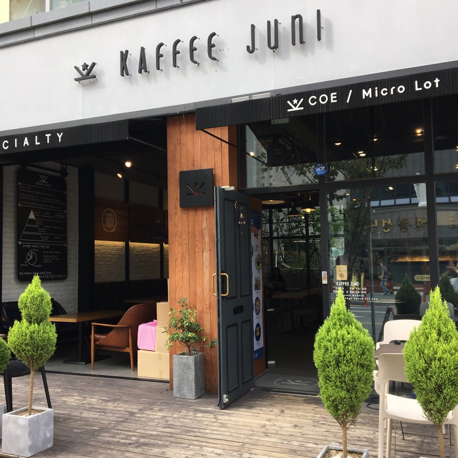 주니카페 이미지