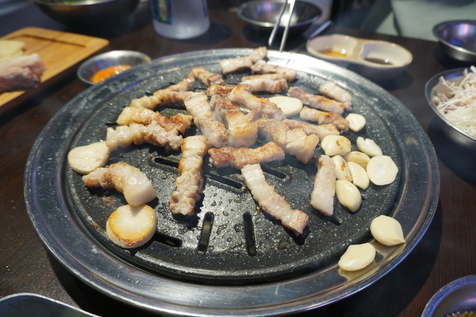황금돼지무한리필 이미지