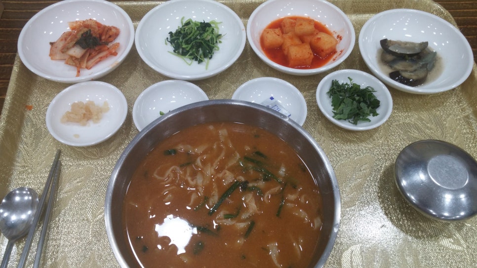 어탕칼국수 이미지