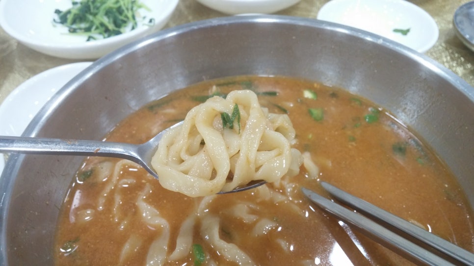 어탕칼국수 이미지