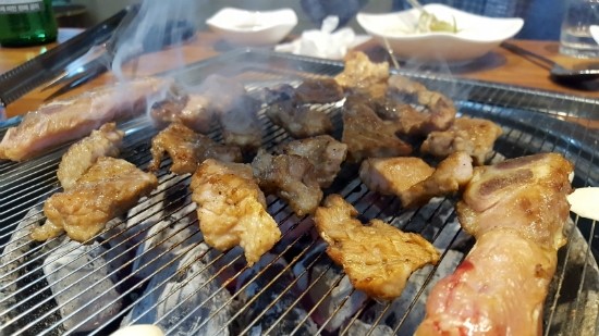참숯폭탄돼지석적남율점 이미지
