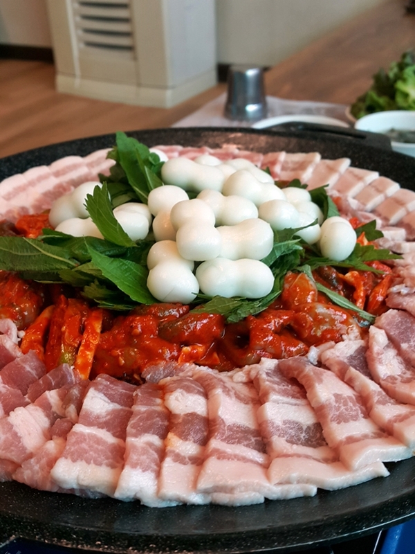강변식당 이미지