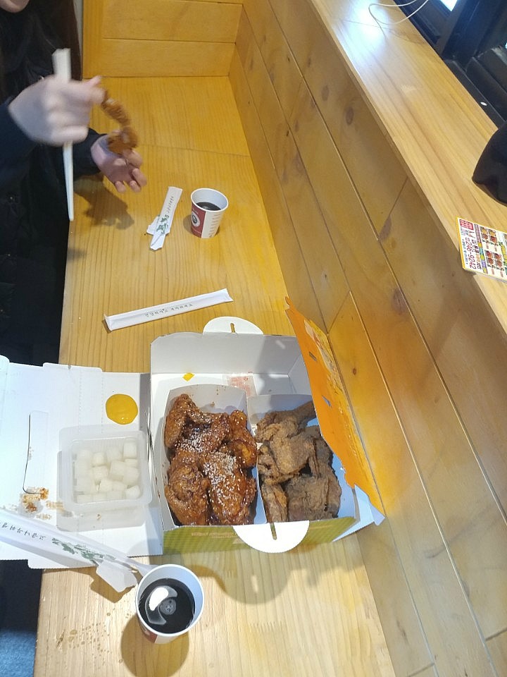 동큐치킨 이미지