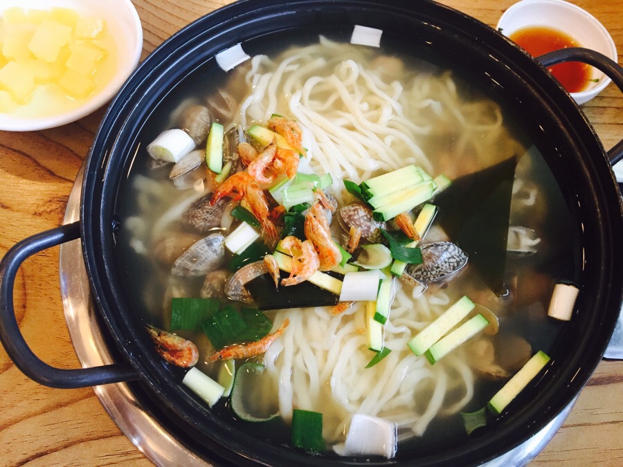 신촌손칼국수 이미지