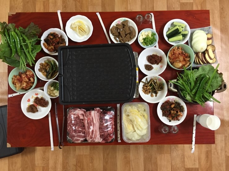 장수꺼먹돼지 이미지