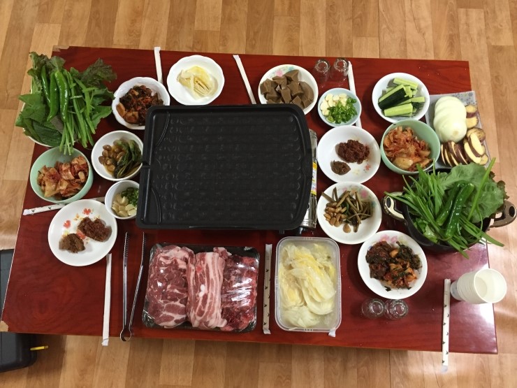 장수꺼먹돼지 이미지
