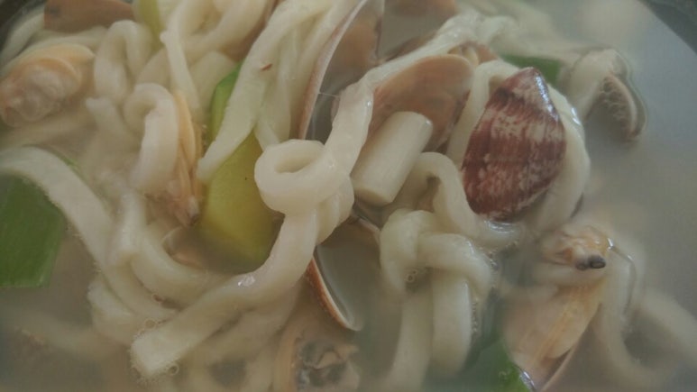 엄마바지락칼국수 이미지