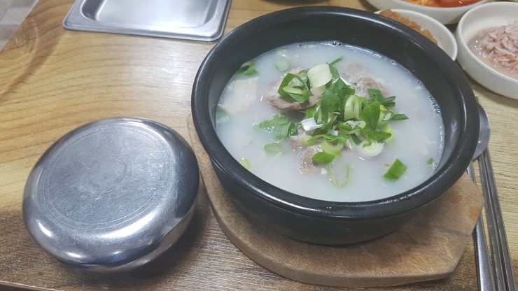 시골집 돼지국밥 이미지