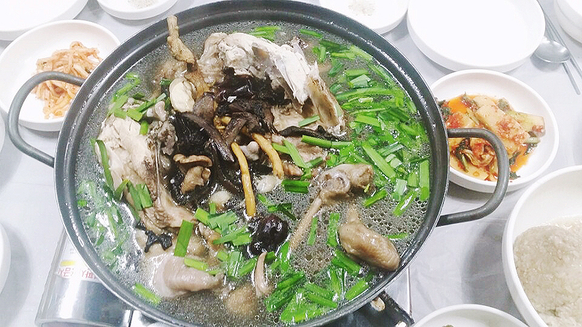 자연능이버섯백숙 이미지