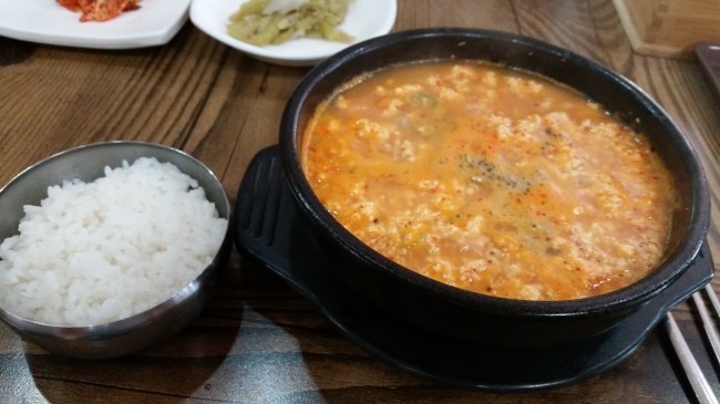 완뚝순두부 이미지