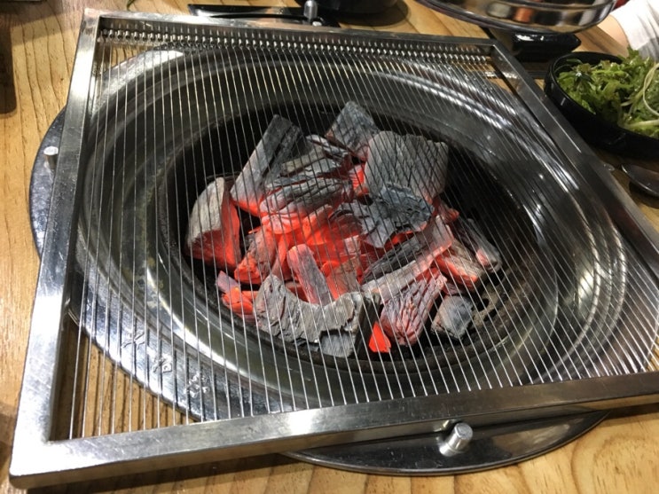 한돈참숯꼬기 이미지