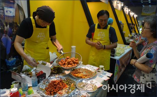 뿌리깊은닭 이미지