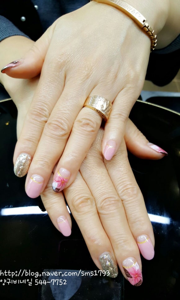 레푸스&양귀비네일 이미지