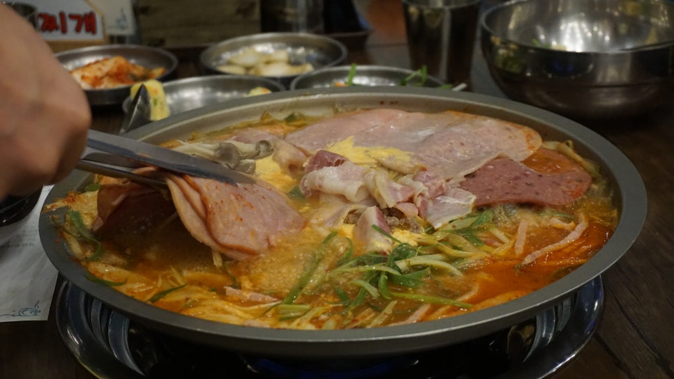 엉클 부대찌개 이미지