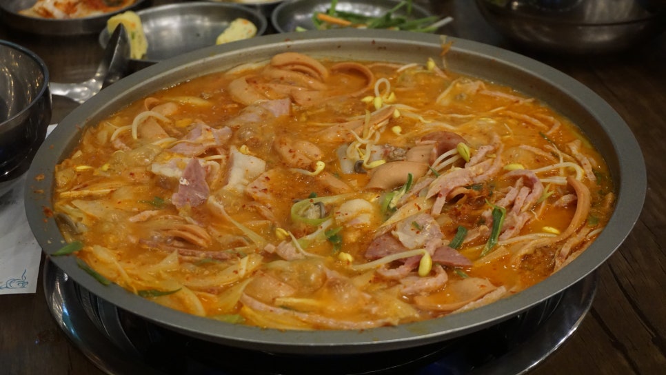 엉클 부대찌개 이미지
