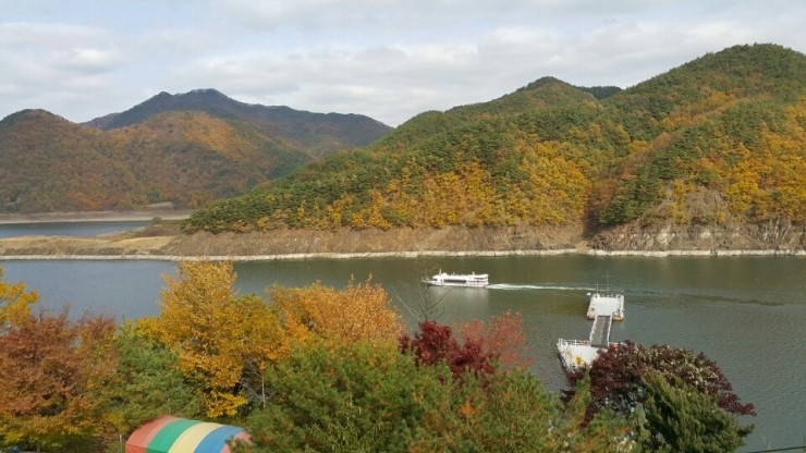 충주호관광선 이미지