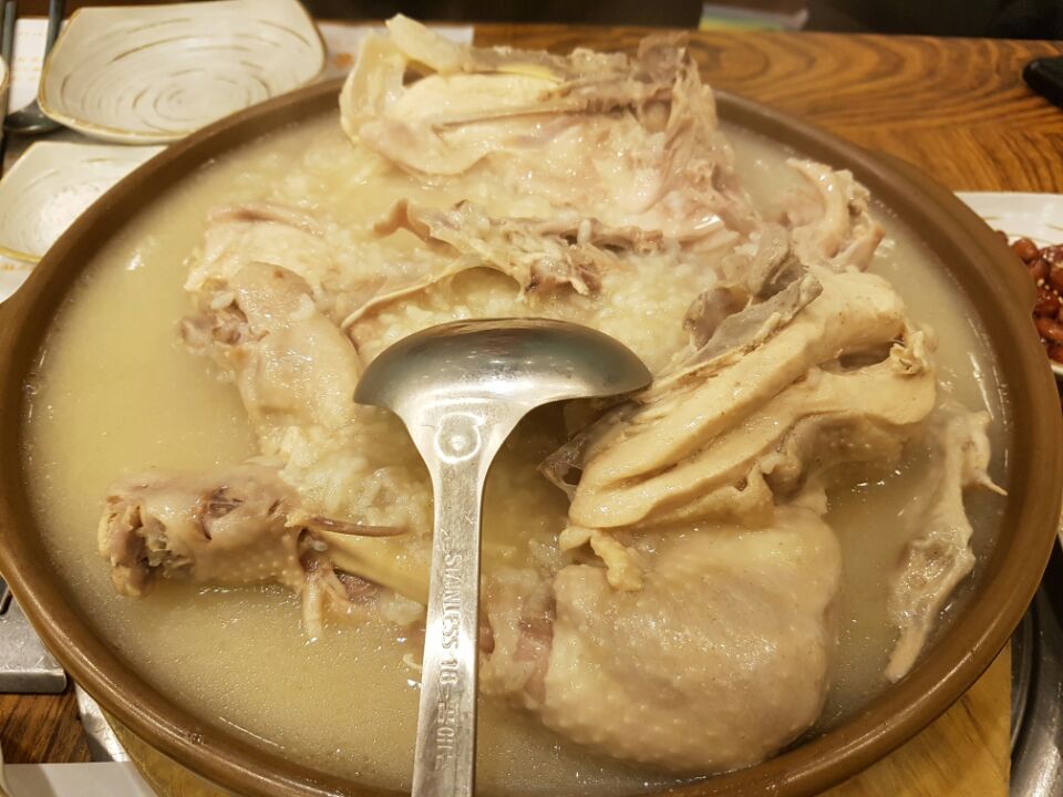 금송오리와삼계탕 이미지