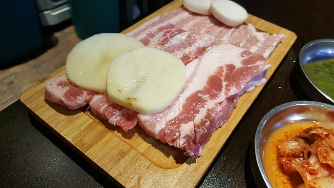 황금돼지무한리필 이미지