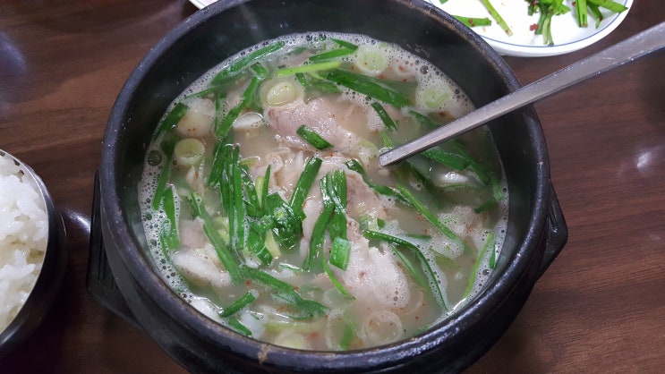 촌집돼지국밥 이미지