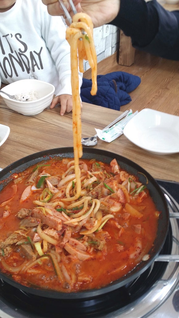 쌍둥이 부대찌개 이미지