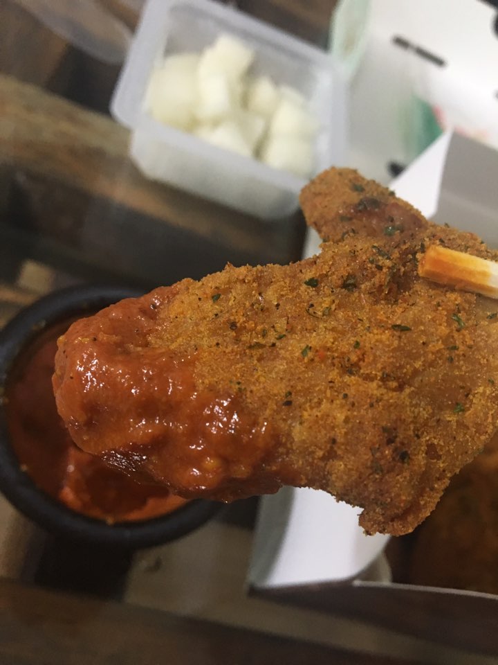 B.H.C 치킨 이미지