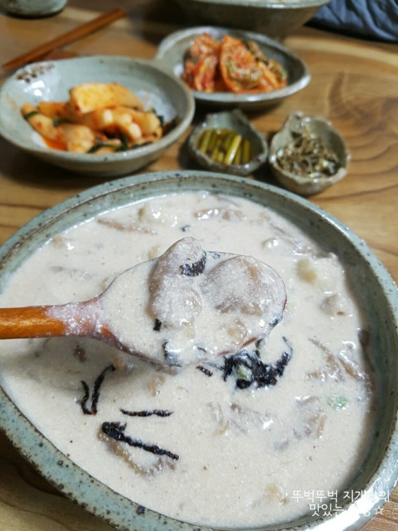 슬기둥도토리수제비 이미지
