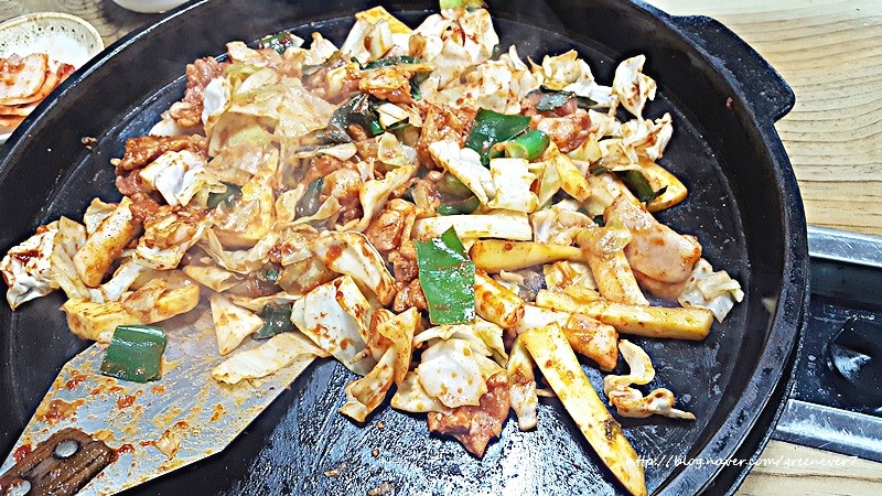 강촌우미숯불닭갈비 이미지