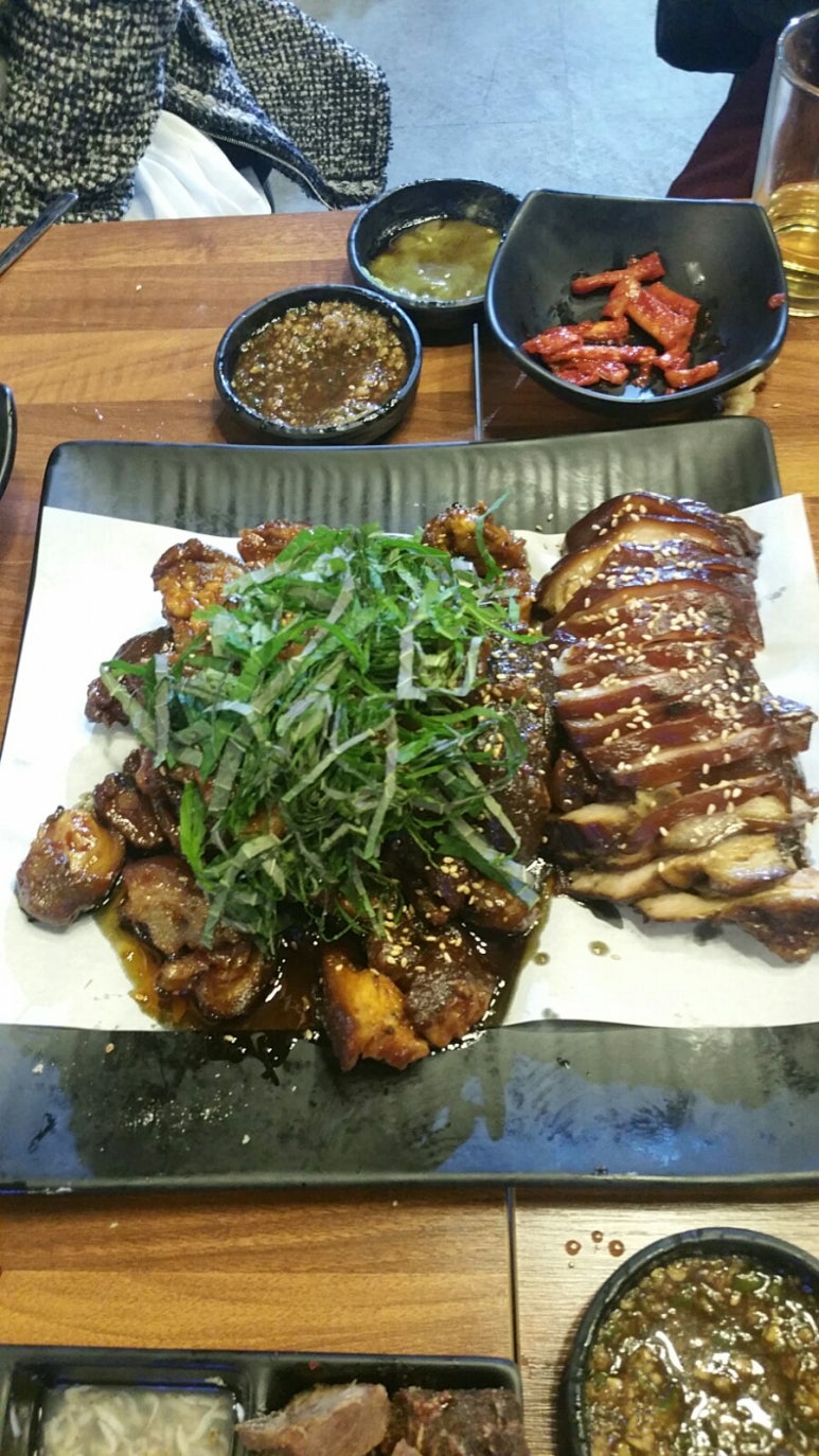 용산서남왕족발 이미지