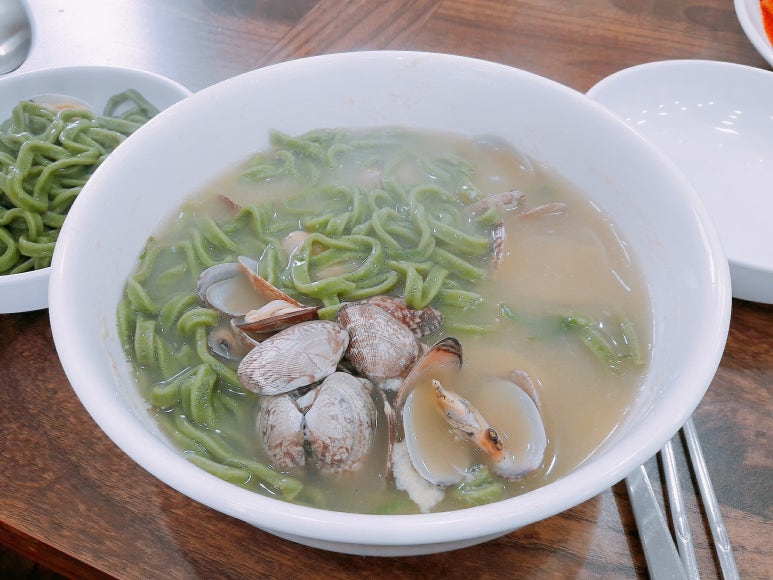 한산모시잎칼국수 이미지