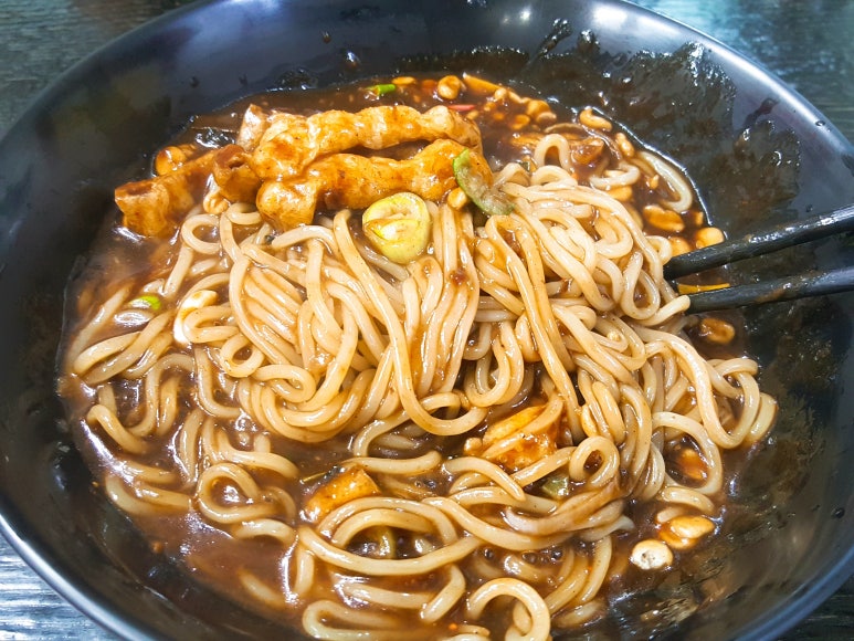 옛날짜장퓨전우동 이미지