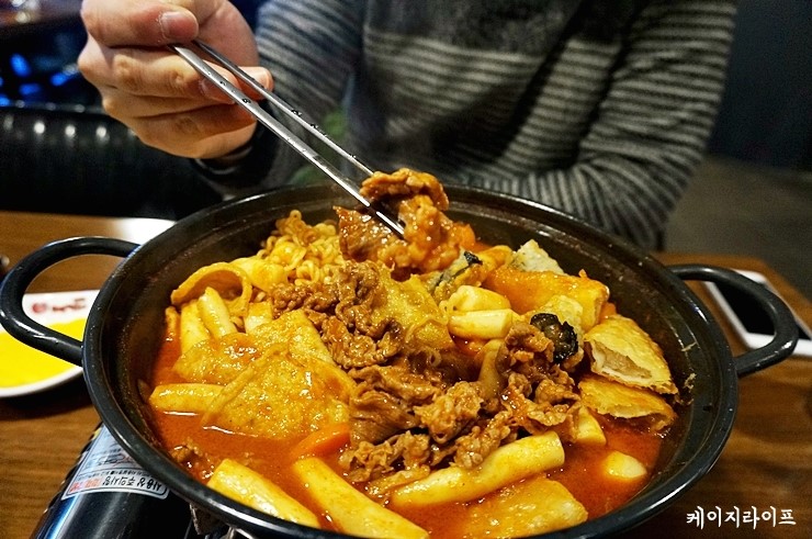 모범떡볶이 1976 이미지