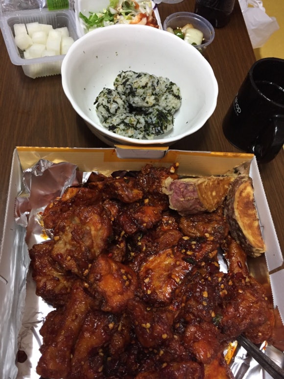 칠리칠리양념통닭 이미지