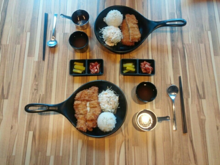 청춘돈까스 이미지